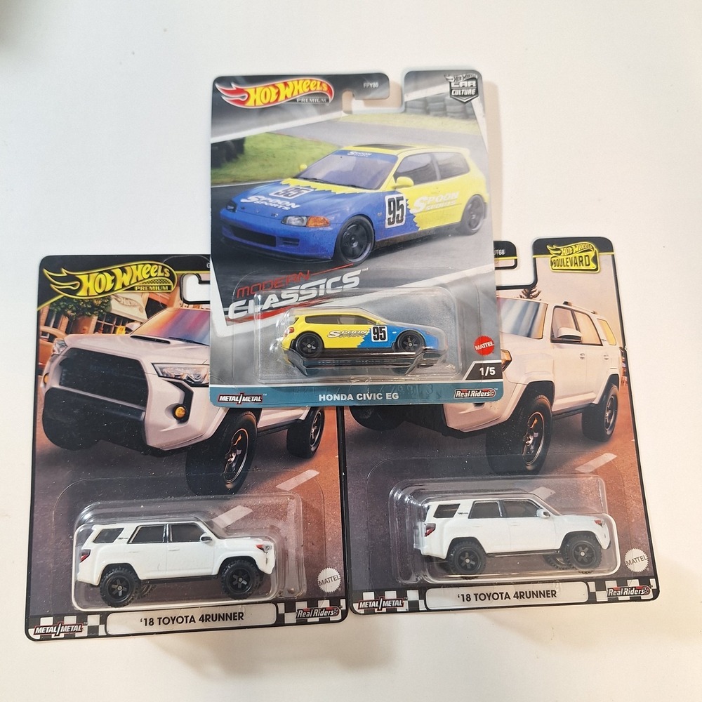 Hot Wheels Boulevard '18‎ Toyota 4Runner White & Honda Civic Eg Premium